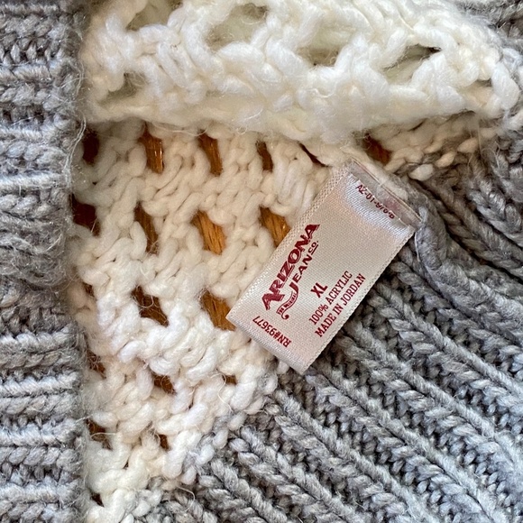 Arizona Striped Open Knit Sweater Gray & White Long Sleeve Size XL Juniors - Picture 5 of 8